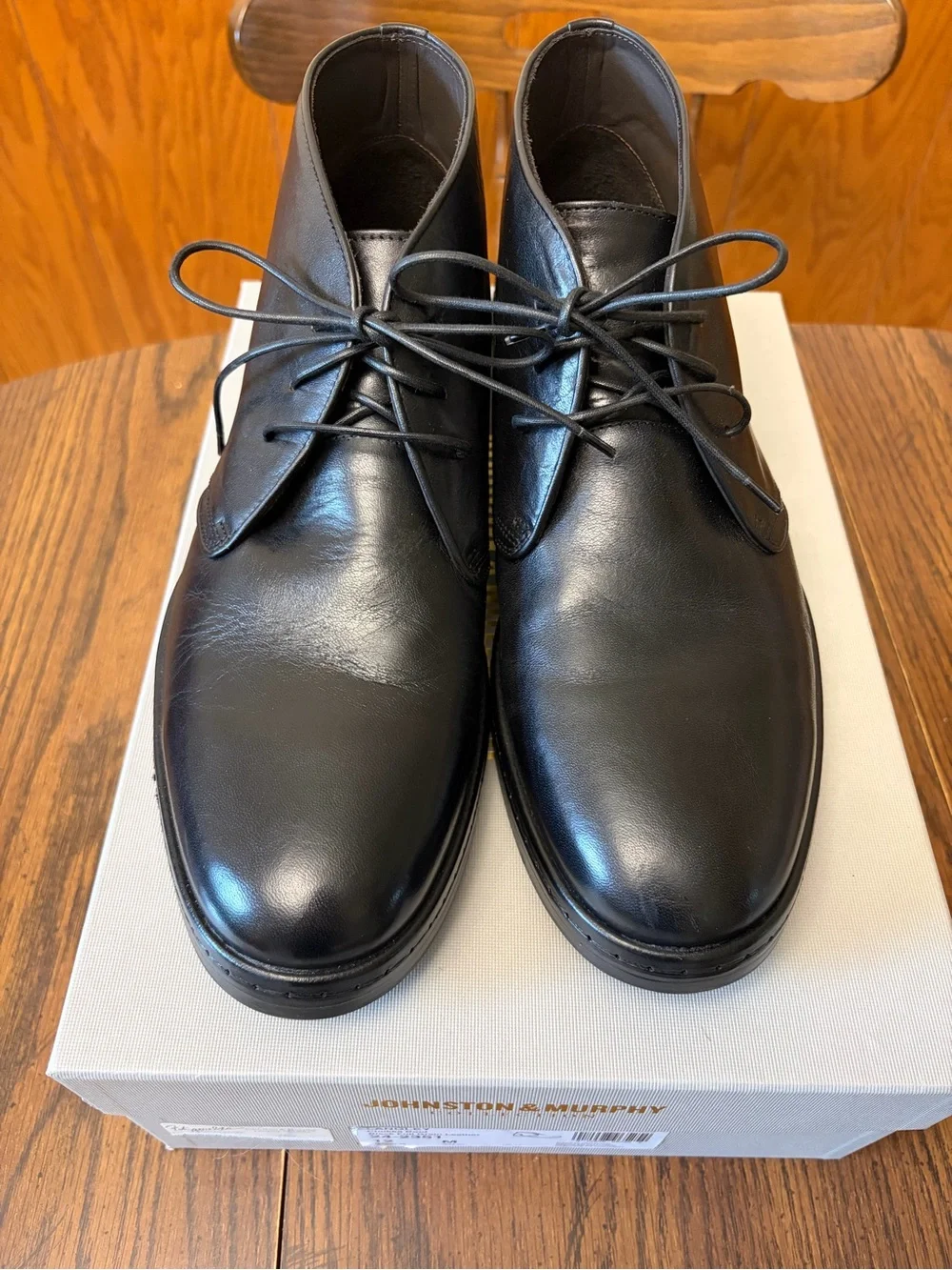 Johnston & Murphy Black Leather Chukka Boots - Sleek Lace-Up